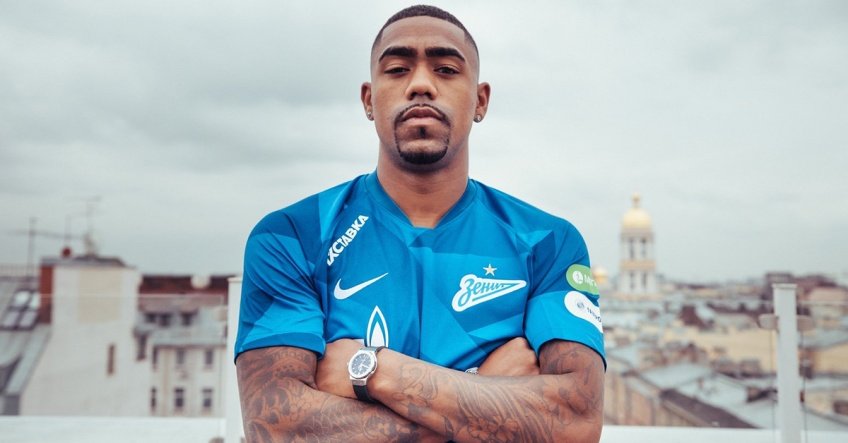 lnstantFoot's tweet photo. Hier, Malcom a joué ses premières minutes avec le Zénith. Il a été accueilli par les supporters avec une banderole raciste : "L'absence de joueurs noirs est une tradition. Merci aux dirigeants pour leur fidélité aux traditions." 🤦‍♂️

Courage à lui 💪 https://t.co/fdmgLmLkt1