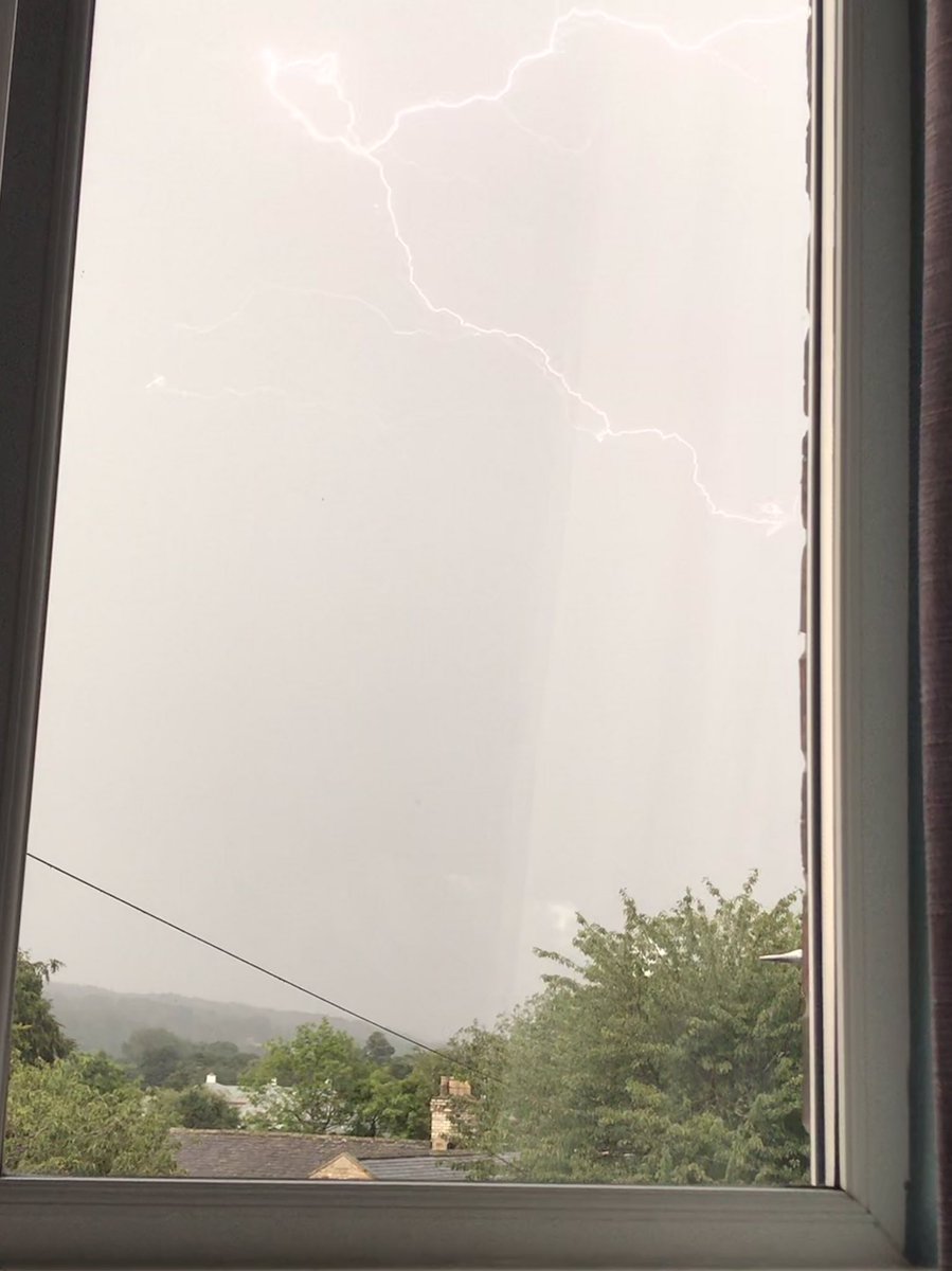 PBS634's tweet photo. Love a good storm ⛈ https://t.co/6pnj3wZ4Gj