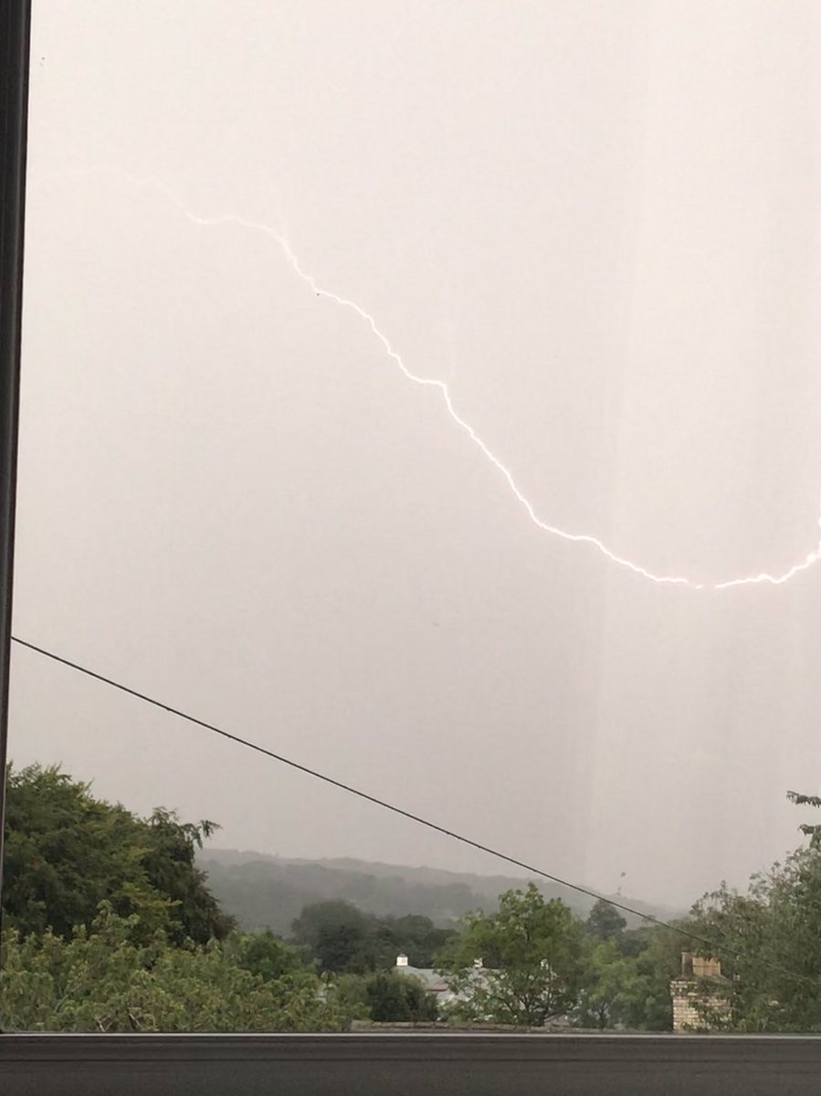 PBS634's tweet photo. Love a good storm ⛈ https://t.co/6pnj3wZ4Gj