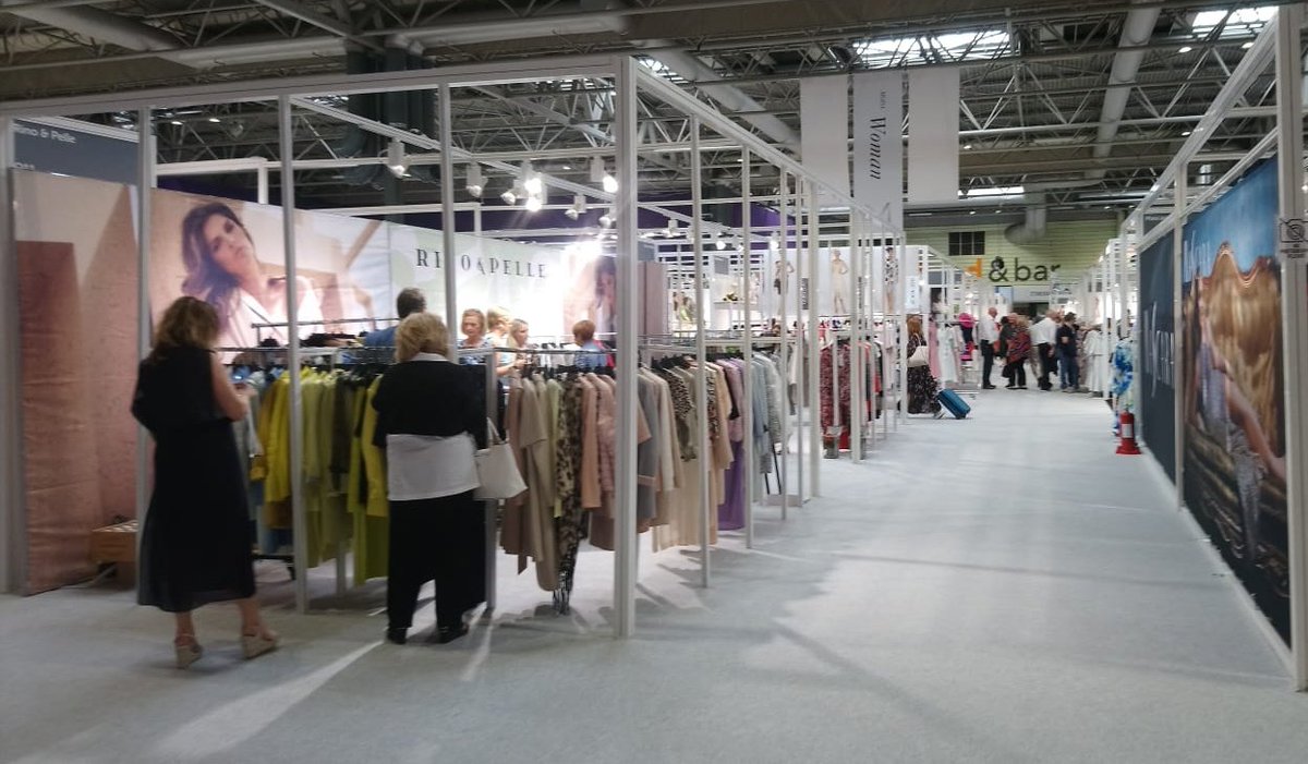 Creativemktng1's tweet photo. I had a fab day at the Moda exhibition in Birmingham today, presenting with Helen Hill and seeing new products for 2020. #ModaSS20 https://t.co/r24fIBAmRR
