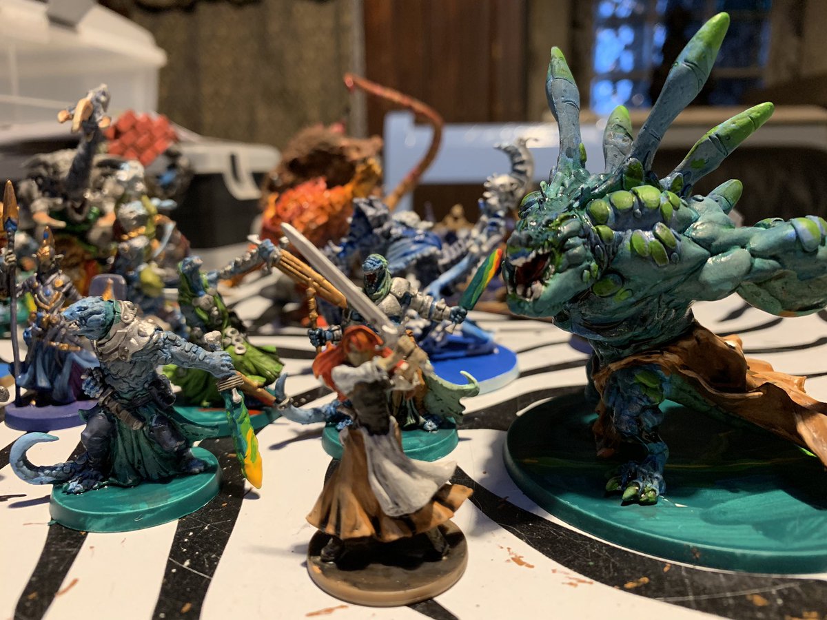 NavajoBirdsong's tweet photo. Didn’t get as many painted as hoped- still got #Ratlings n some #heros to do.. but the #Helliphant #reptisaurian n a couple heros done! Don’t zoom in as my eyes don’t ! 😱😂😂😂- still to #varnish https://t.co/aesmfb3jCK