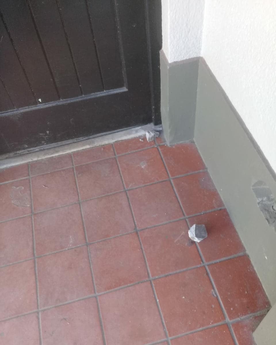 SurgeconFloren1's tweet photo. Comunicado de Prensa
Desde Movimiento Nacional SURGE repudiamos el violento hecho ocurrido en la casa de nuestra compañera Graciela Rey referente de nuestra organización y Precandidata a Concejal en la lista 4 del Frente de Todos, Lista que encabeza Florencia Saintout. https://t.co/x96IjfAmUC