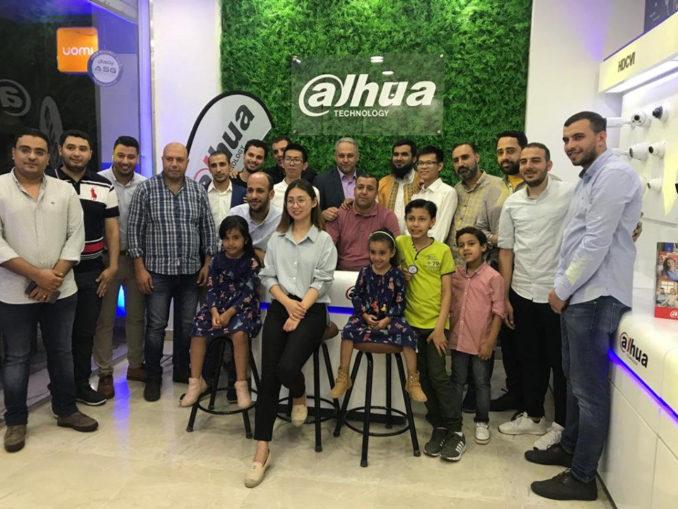 arabsecurity1's tweet photo. من فعاليات إفتتاح معرض Dahua بمطروح #مطروح_تك برعاية #عرب_سكيورتى
 شركاء #شركة_عرب_سكيورتى_الخليج  #ASG 
نتمنى لكل شركا~نا المزيد من التفوق و الازدهار
#Dahua
#ASG
#Security System
#Showroom
#More_Secure_Than_Ever https://t.co/nrManWHJty