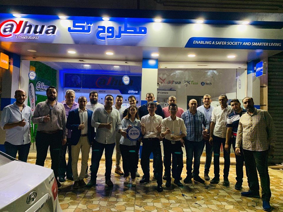 arabsecurity1's tweet photo. من فعاليات إفتتاح معرض Dahua بمطروح #مطروح_تك برعاية #عرب_سكيورتى
 شركاء #شركة_عرب_سكيورتى_الخليج  #ASG 
نتمنى لكل شركا~نا المزيد من التفوق و الازدهار
#Dahua
#ASG
#Security System
#Showroom
#More_Secure_Than_Ever https://t.co/nrManWHJty