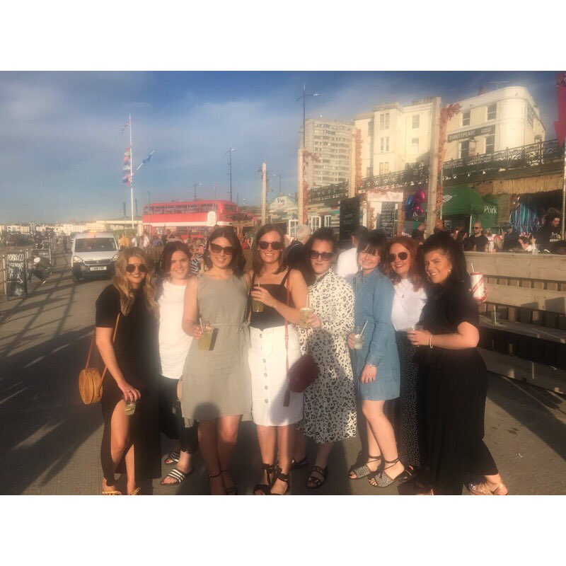 BrookeChambers3's tweet photo. Girls 🖤 https://t.co/qG1JqUpqaJ