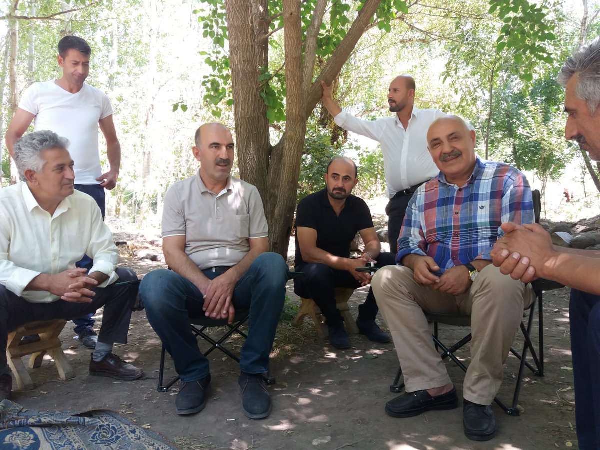 nahitoya12's tweet photo. BugüN; #GüzelİnsaN @NihatBegiç Abem ile Tanıştık, Konuştuk, Dinledik, Dinlenildik...
Güzel Yüreklere sahip #Misafirlerimiz oldu ve #Misafir edildik...
Ve
GünBirlikGünüdür deyip; @millibeka 'yı önemsedik...
Bingölde GüzelŞeylerOlacak
....
Bizi İzlemeye #DevamEdiN
#SLHNMLLBKHRKT https://t.co/FLE9IXzP24