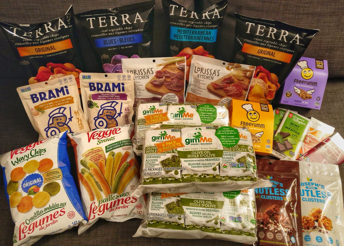 anniebombanie_'s tweet photo. I am the unofficial, self-appointed Snacks Curator at work.
Behold: My latest haul. 🤤
#techsnacks https://t.co/D2Fef5wtQb