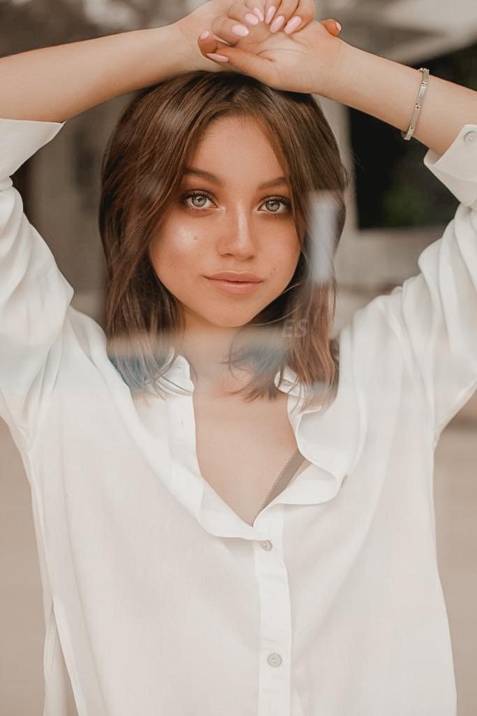 ArgLovesKarol's tweet photo. Nadie:

Absolutamente Nadie:

KAROL SEVILLA LA MAS HERMOSA DEL MUNDO MUNDIAL 

@karolsevilla 
#KCAMexico #KarolSevilla #SoyLuna https://t.co/8FuazxUy8X