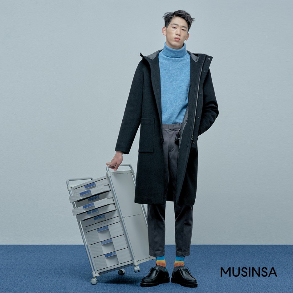 musinsaofficial's tweet photo. [#엠비오 무신사 코트 론칭 특가 기획전 OPEN🎊]
한국형 컨템포러리 브랜드 엠비오의 새로운✨ 코트 컬렉션
무신사 단독 프리오더! 20% 할인된 가격에 신상 코트를 만나보세요🤠

https://t.co/xJNWmRCmoE
_
#MUSINSA #무신사 #무신사스토어
#MVIO #프리오더 #코트 #특가 #마실시리즈 #런칭 https://t.co/11GdjWx6Rv