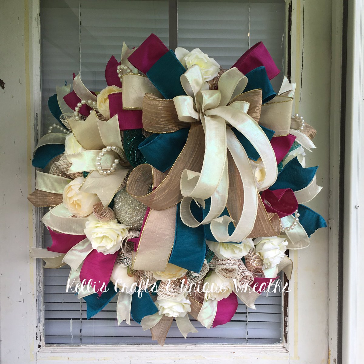 KelliWi66750636's tweet photo. #victorianInspired #victorian #Doordecor #WREATH #OOAK #ETSYSHOPOWNER #THATBOW https://t.co/aHYhXMSFAK