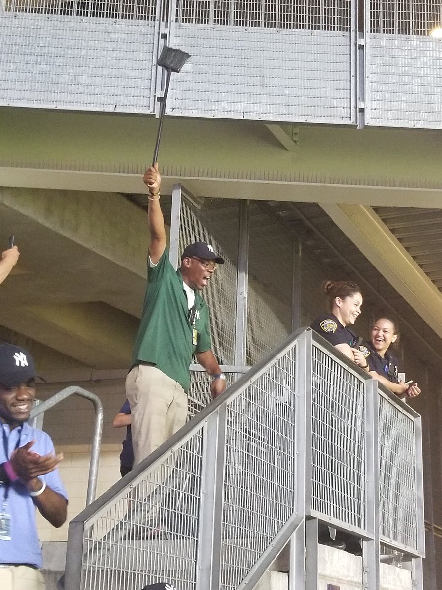 DLevs131's tweet photo. Yeah boyyy!!! Even the staff is getting SWEPT up in the atmosphere @yankeestadium tonight! #sweepboston #whosyourdaddy #priceiswrongbitch #YankeesTwitter https://t.co/guj1PYx9wZ