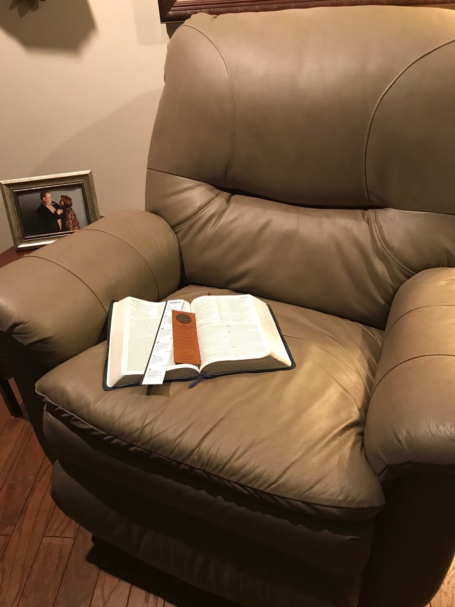 folkesw's tweet photo. #ourchairmatters https://t.co/1fh1y5w7jJ