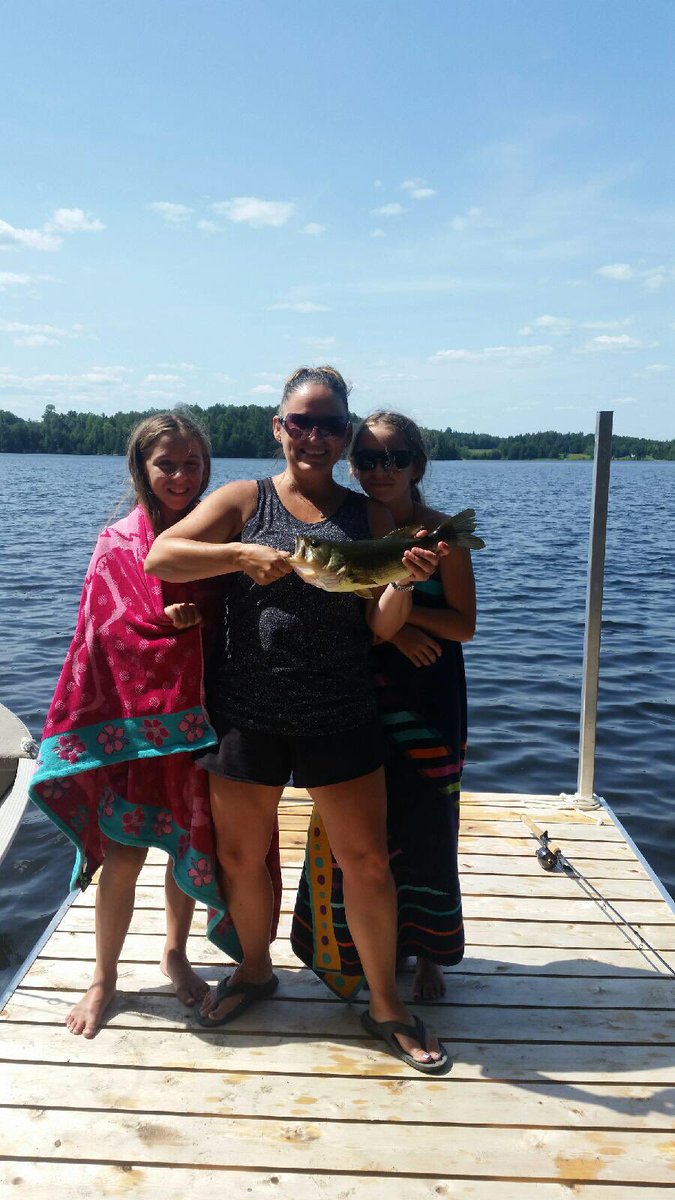 RachF6676's tweet photo. Amazing camping weekend with family and friends. Even caught a nice 4lbs bass...not too shabby. #Luv2FISH π£ https://t.co/06U34WEPip