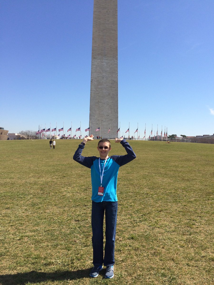 JeffSarcastic's tweet photo. #IStillCantBelieve

my son bench-pressed the Washington Monument https://t.co/k0k5WRkX5W