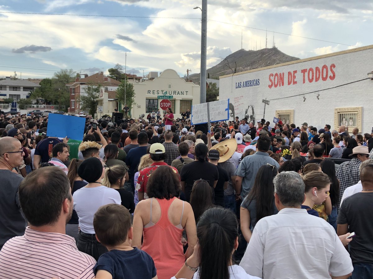 R_Benavides2's tweet photo. #ElPasoStrong #elpasounited https://t.co/qA9LZLDhel