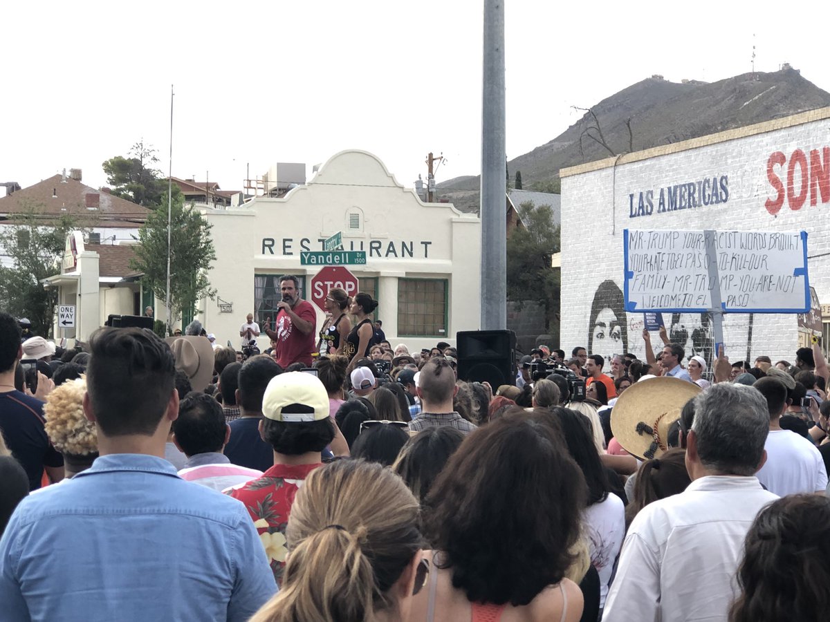 R_Benavides2's tweet photo. #ElPasoStrong #elpasounited https://t.co/qA9LZLDhel