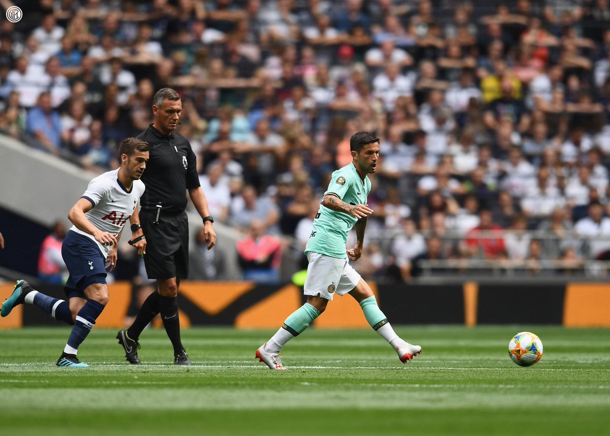 Inter_id's tweet photo. 📸 | GALERI FOTO

🥰⚫️🔵 Berbagai foto yang tampilkan perjuangan Nerazzurri pada laga #TottenhamInter di London 👉 https://t.co/LIXieU9MyI 

#ICC2019 #InterOnTour #ForzaInter https://t.co/NpEjzmpoyc