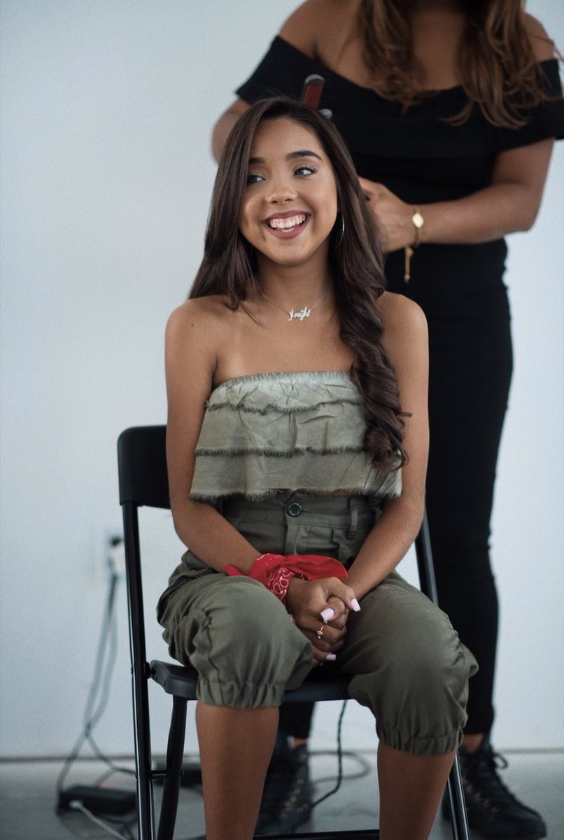 DanielaKnight_'s tweet photo. yay! 💭🥳Solo Un Sueño coming soon with music video. Solo Un Sueño viene pronto con video musical. ✨✨✨💕 #solounsueño #justadream #danielaknight #knighters // ESTÁN LISTOOOOSS??? AARE YOU GUYS READDYYY?! https://t.co/l83WKkWdE1