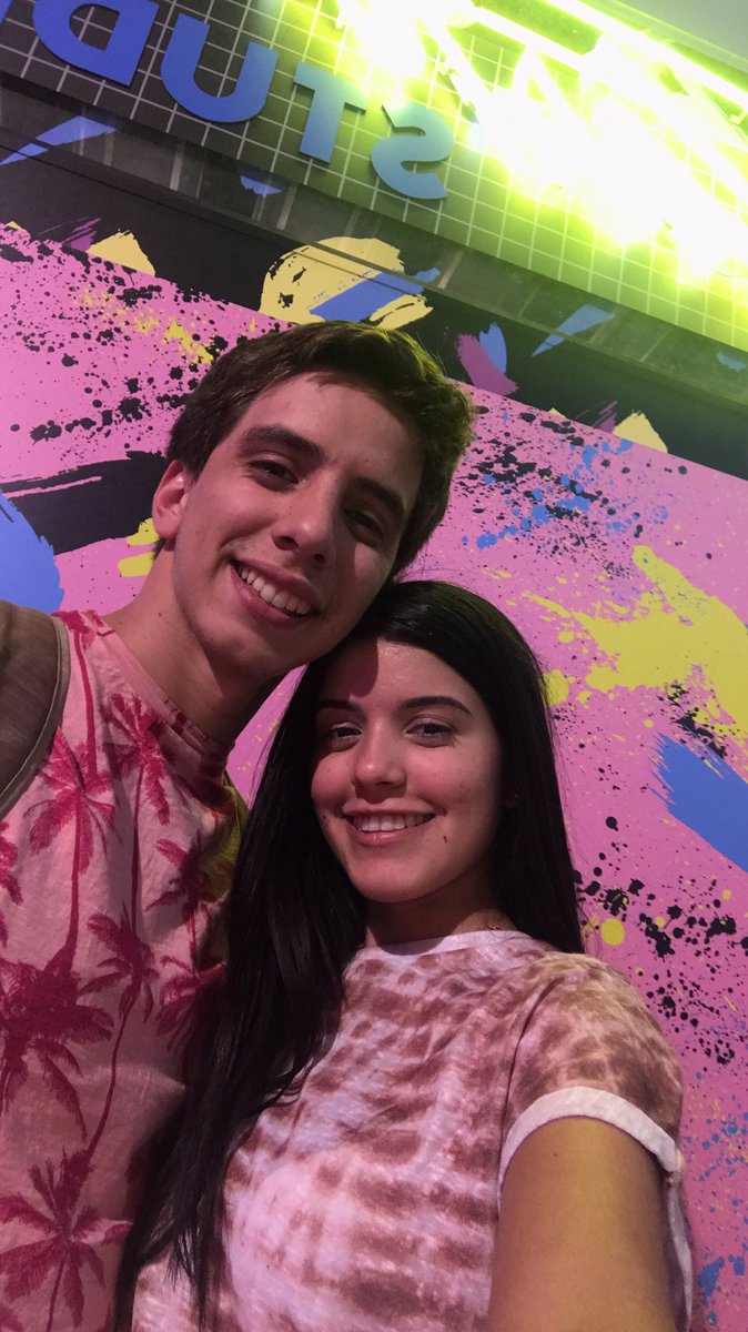 troncaDJ's tweet photo. Después de más de 7 meses sin ver a mi novia, hoy es la primera vez que salimos juntos a pasear por Madrid. ¿Y lo primero que nos pasa? Nos conseguimos a Justin Quiles! Es el mejor día de mi vida amigos @JQuiles crack, Dios. Venezuela (en España) te quiere. https://t.co/LpILkb49Gg