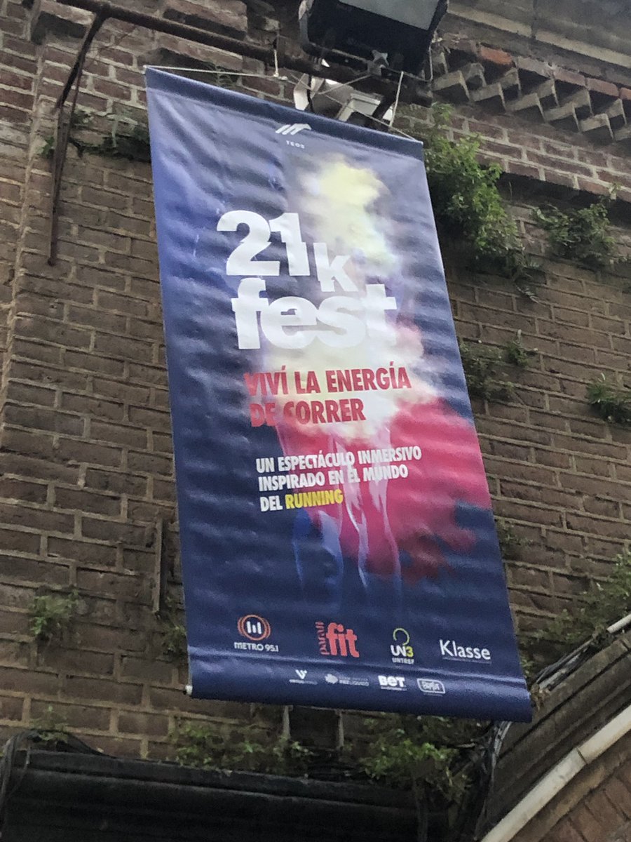 21kFest's tweet photo. Ya estamos en @CrobarClub En una hora vas a estar viviendo algo único!! Se viene el #21kFEST 🤘🏻🏃‍♀️🤸🏻‍♀️ https://t.co/DvXcFkJXhj