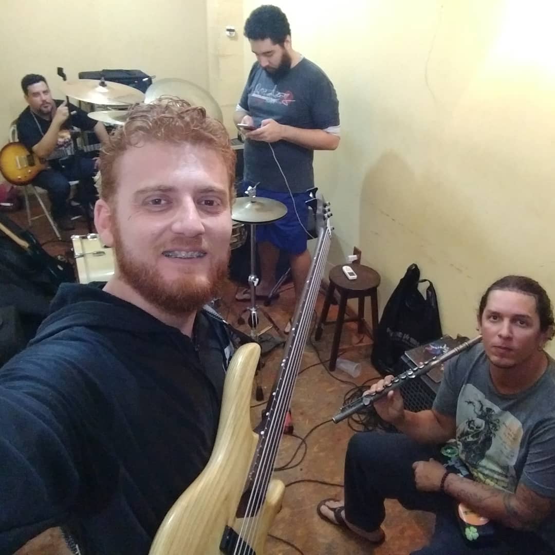manunkindband's tweet photo. Mais um ensaio finalizado para arrebentarmos em Nova Iguaçu, no Studio B, dia 17.

Já viu a vaquinha? Estamos na batalha para gravarmos nosso EP, que terá 6 músicas. Para doar, acesse o link: https://t.co/F8uJU8Lzv6

Obrigado a todos!
#manunkind #manukindband #heavymetal https://t.co/maQ0anBORU