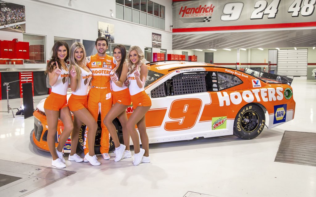 Hooters's tweet photo. That’s how it’s DONE! Congrats @chaseelliott on the huge win at @WGI!! Way to go! #di9 https://t.co/idwGVYXM0M