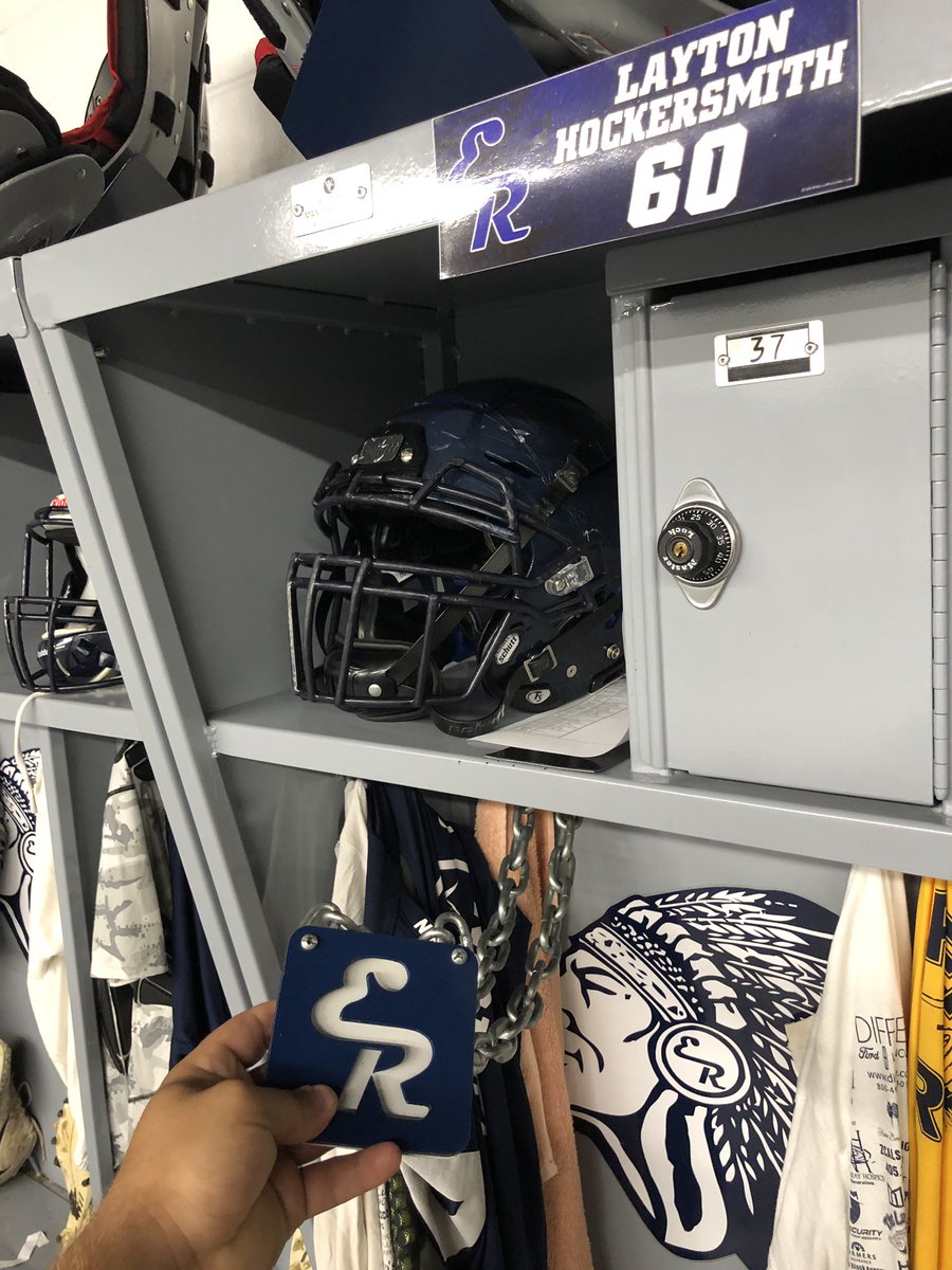 Feddy_Football's tweet image. Found this in a locker today. I got a feeling he’s going to be wearing it a few times year! #TurnoverChain #grease