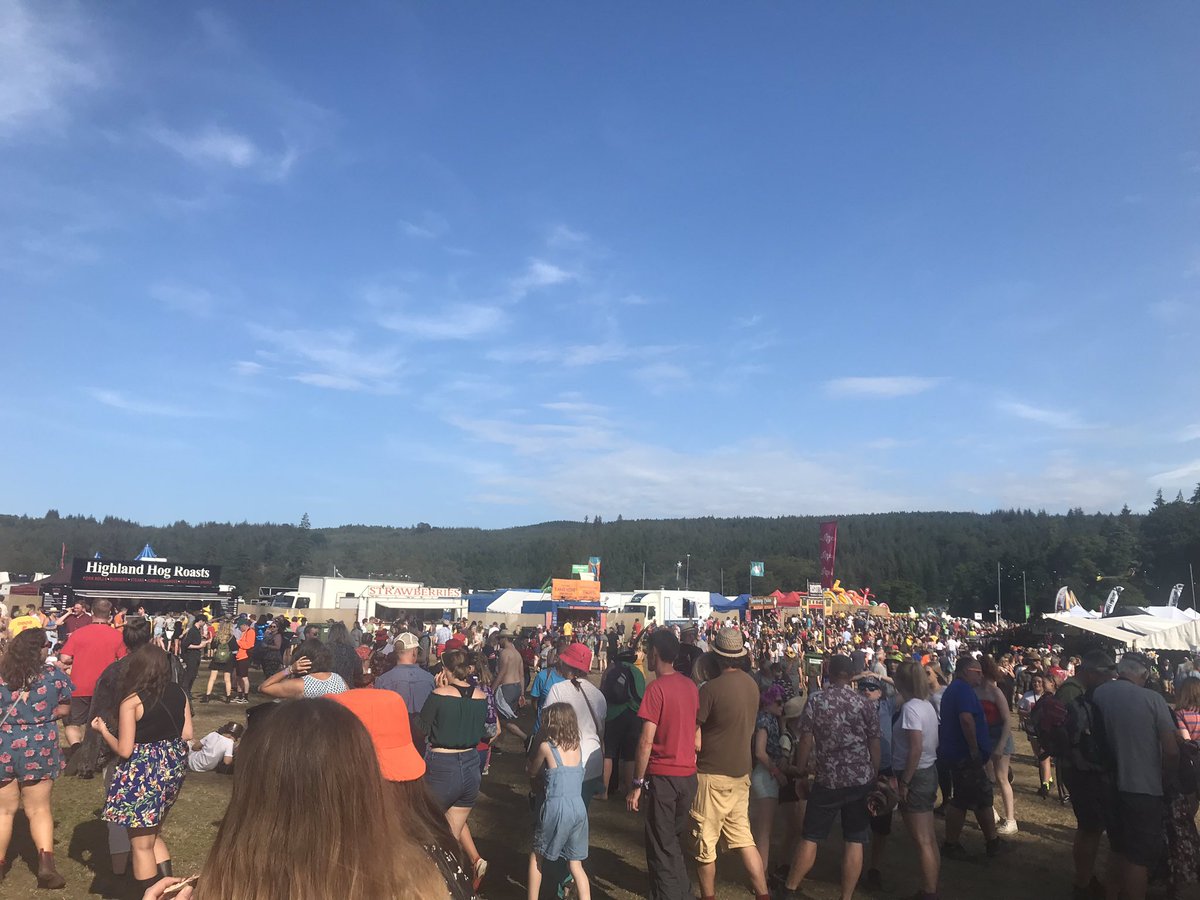 Fabulous weekend @belladrumfestival So good  to see @LewisCapaldiUK @JessGlynne @Elbow @SKERRYVORE @My_Darling_Clem and many more #sunshine #daffygin #tyreegin #inverness #festivals #goodfriends