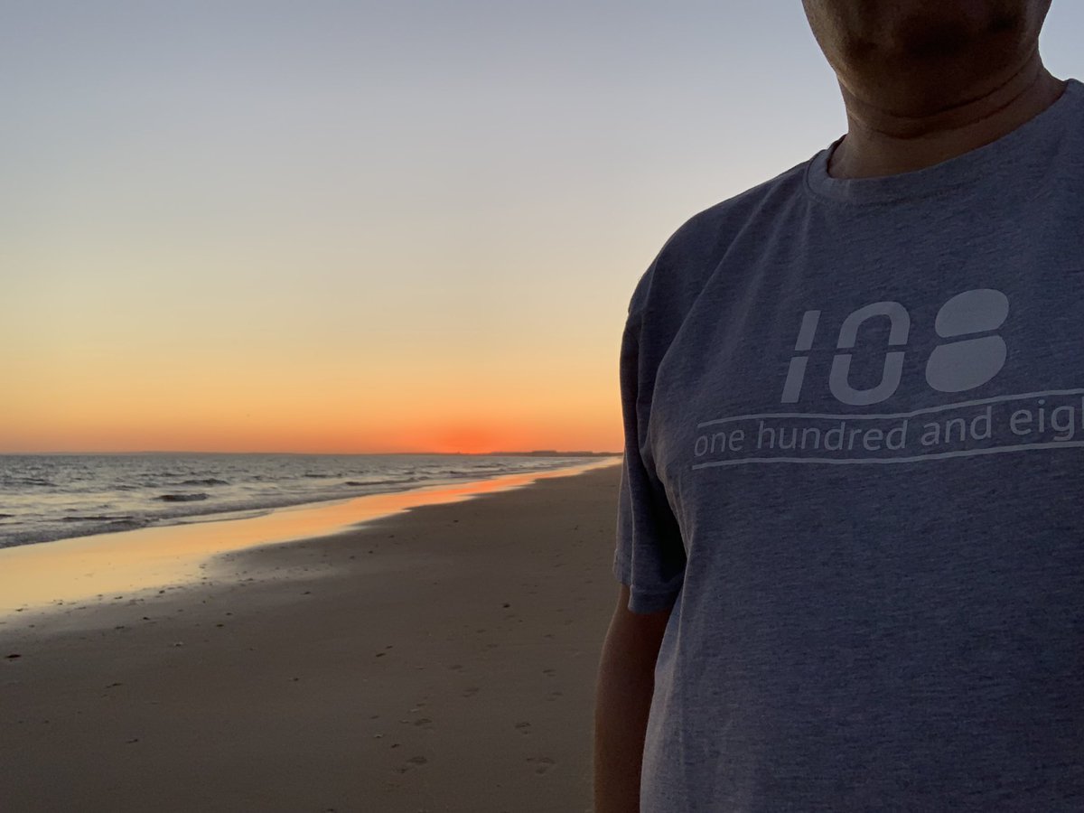 wear_108's tweet photo. Paseo por la playa a la puesta de sol 🌅 #beachlife #puntaumbria #Adventure #Andalucia #FelizDomingo #HappySunday #wear_108 #Landscape #summertime https://t.co/TYLoIp200f