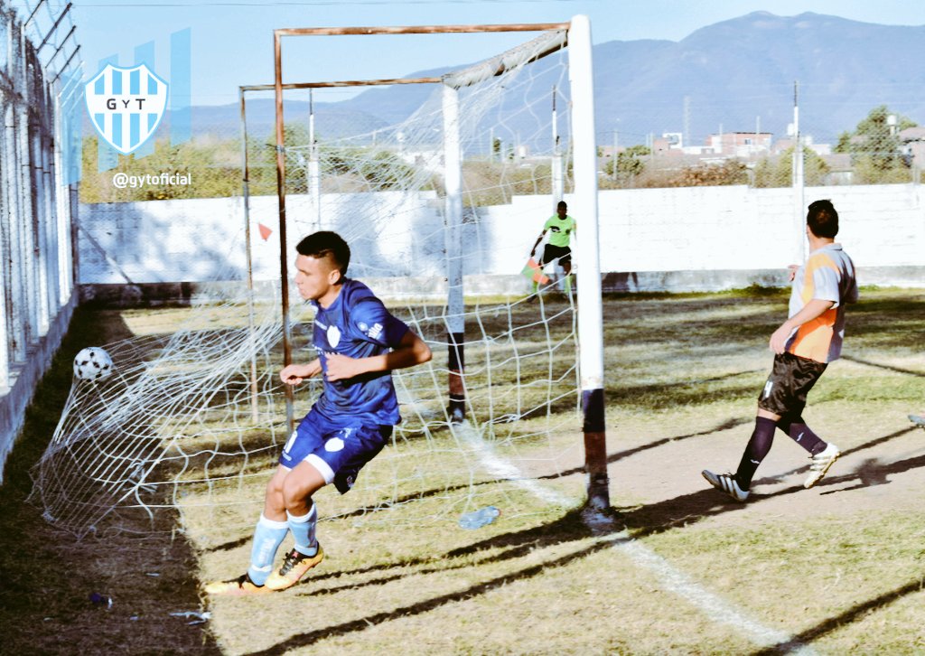 gytoficial's tweet photo. #VamosLosPibes || El festejo de los chicos por otro nuevo triunfo. La próxima fecha será en casa frente a #AtleticoSalta #TorneoAnual https://t.co/Z9jf6bt1t5