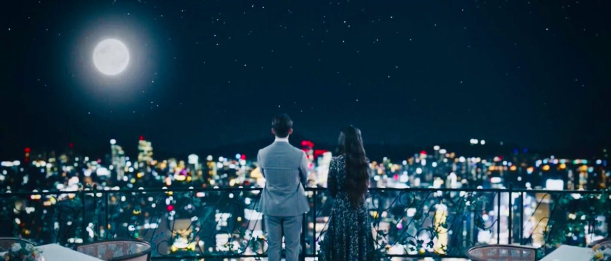 _aurorarain_'s tweet photo. I haven’t said this yet...

#HotelDelLuna IS ABSOLUTELY LIT. AND IT’S A MUST WATCH DRAMA. 🙌🏻

That’s it. That’s the tweet. 

#IU #YeoJinGoo https://t.co/a0Xy8Lxhdo