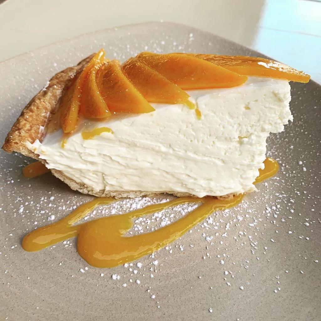 WhalersVillage's tweet photo. It's mango season 🤤 #mangopie #monkeypodkitchen #onolicious https://t.co/EDLG09aSQ7