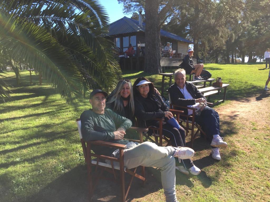 CarrascoPolo's tweet photo. Compartimos imágenes de la visita del Club Internacional de Tenis hoy en el Club!! 
También plantamos un Lapacho Rosado en la zona del Club House de Tenis con algunos socios que nos acompañaron. #eldiadelarbolcontinua 🌱
#domingodetenis
@ClubInterTenis https://t.co/sptkIAlUIA