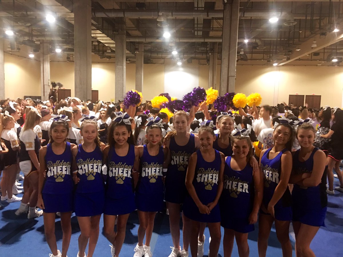 HB_MrsHall's tweet photo. We made it to camp!!!! 💙💛💙 https://t.co/hZfRk7YUhw