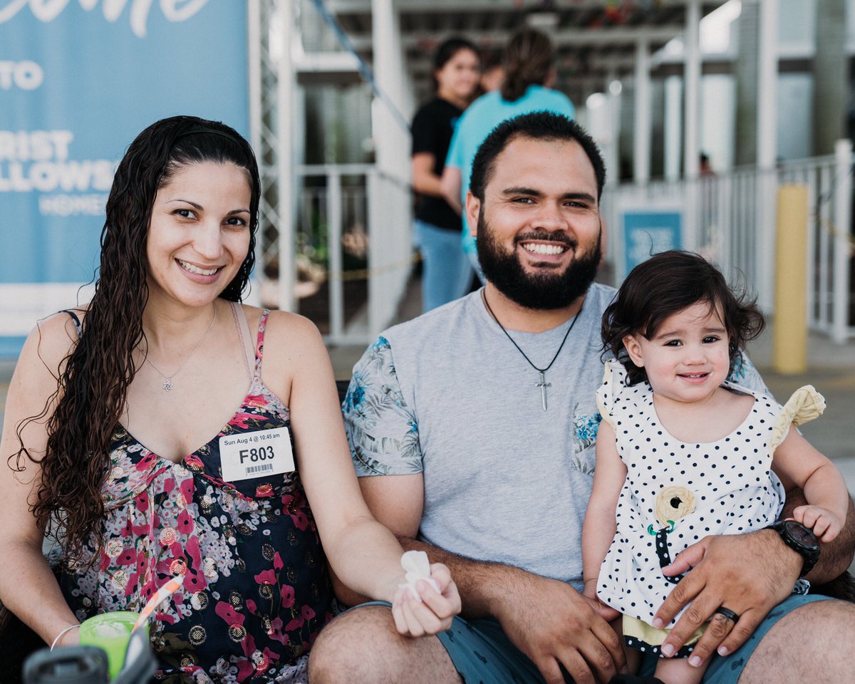 CFMiami's tweet photo. #SundayAtCF blew ours minds! A powerful time of worship, featuring the Lord's Supper, followed by an incredible conclusion to our newest series moved us to our core.
How did your family enjoy todayโs services? ๐ฌ๐ https://t.co/GTRF1gE6ro