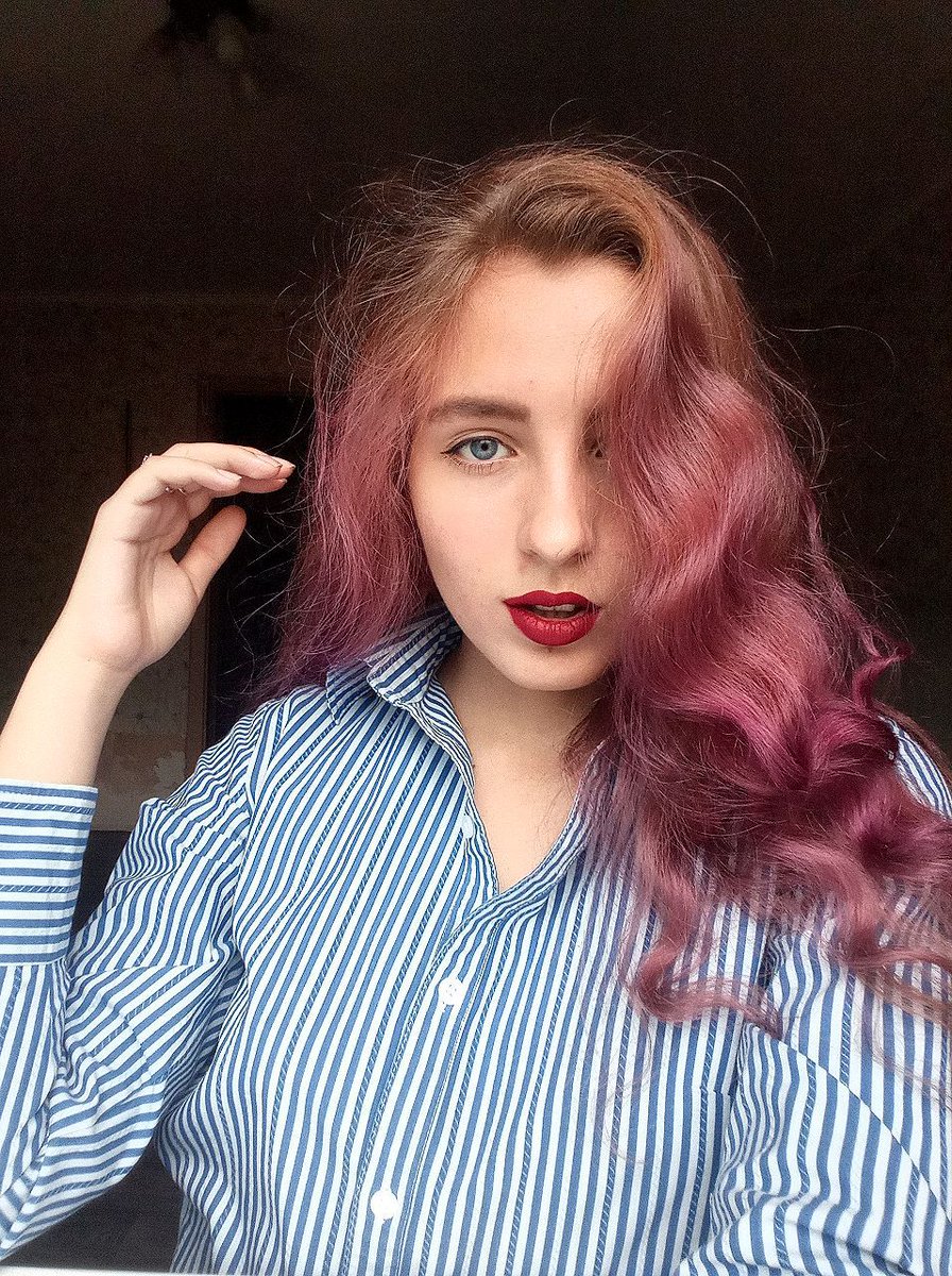 Хы, здрасьте
Хоть один твит за долгое время🌚
Дада, теперь и у меня цветные волосы😂