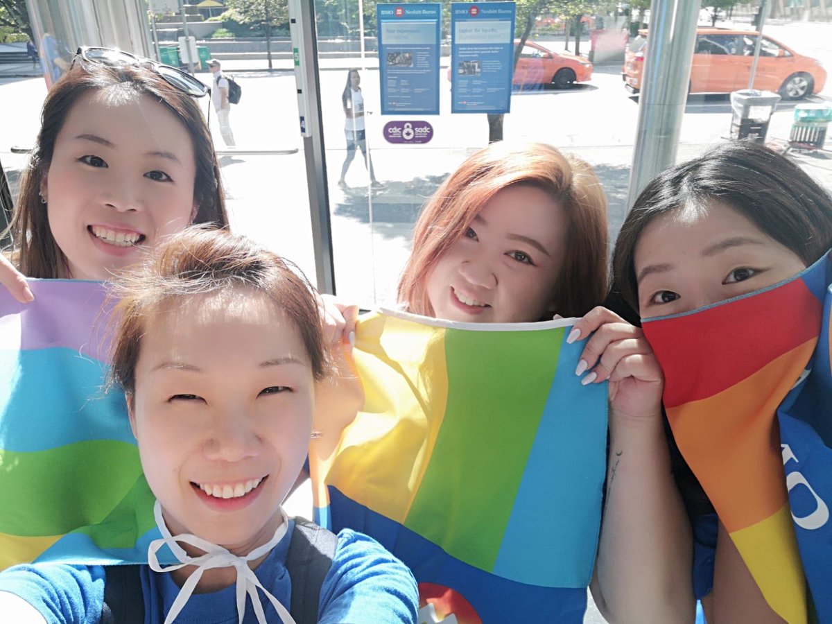 🎉🌈It is never too hot to be out there celebrating pride with BMO !! Boldly growing the good love ❤️🧡💛💚💙💜<a href="/kitamura_james/">James Kitamura</a> <a href="/CJianto/">C.Jianto</a> <a href="/BMOKerrisdale/">BMO Kerrisdale</a> <a href="/_StevenLiu_/">Steven Liu</a> <a href="/Susie_Wei01/">Susie Wei</a> <a href="/ElaineCheung18/">Elaine Cheung</a> #BMOPride #Pride2019 #VanCentreBMO