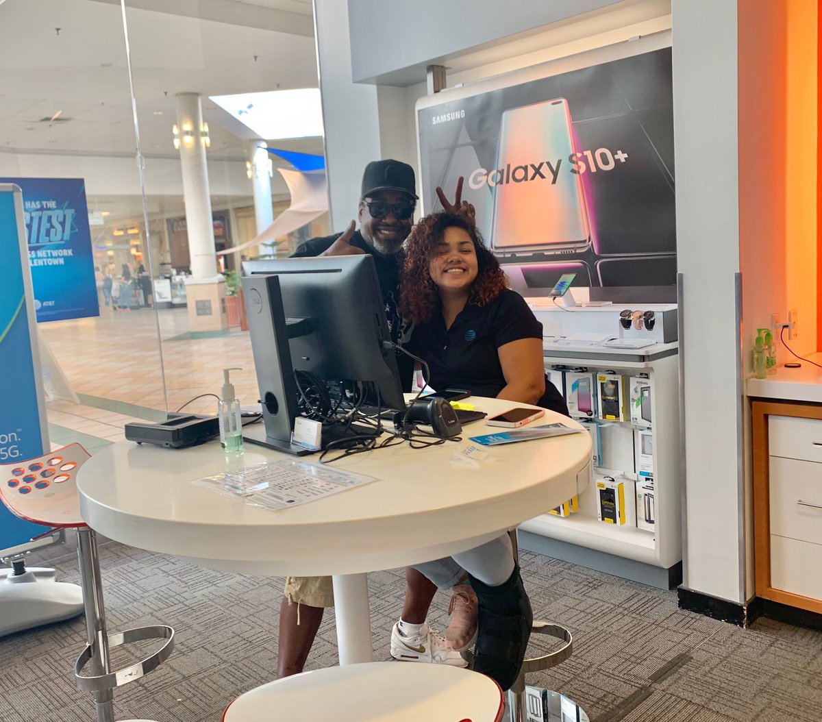 Another satisfied customer Great Job! VGA &amp; DTV P out in Palmer!!!
@ATTPortablesEVD <a href="/JakeAraghi/">Jake Araghi</a> <a href="/elthonmunoz/">Elthon Munoz</a> <a href="/judy_cavalieri/">Judy Cavalieri</a> @Trisha__Torres