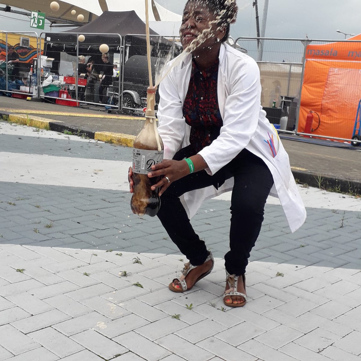 kidz_science's tweet photo. @BeatYard @DublinCityMum We had an awesome time in the Kidsyard! Lots of explosive Science Giant Slime bubbles!!

#planetsciencekidz #beatyard #dublincitymum https://t.co/cHt4uoHOMj