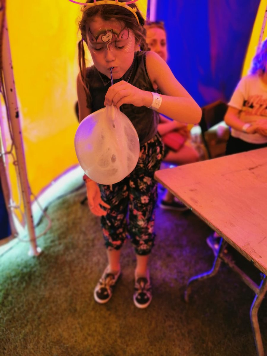 kidz_science's tweet photo. @BeatYard @DublinCityMum We had an awesome time in the Kidsyard! Lots of explosive Science Giant Slime bubbles!!

#planetsciencekidz #beatyard #dublincitymum https://t.co/cHt4uoHOMj