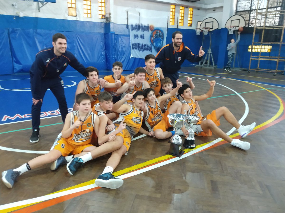 BasquetCSyDLH's tweet photo. REGATAS DE SAN NICOLÁS CAMPEÓN DE LA COPA CIUDAD DE SAN MARTÍN
Gracias a los clubes @clubciudad , @UnionAtletica90 @CluBohemios @RegatasSN por participar y compartir otra experiencia juntos.
Hasta el año que viene. @JuanIglesiasok
#SEGUIMOSCRECIENDO https://t.co/jRyDF3wKOZ