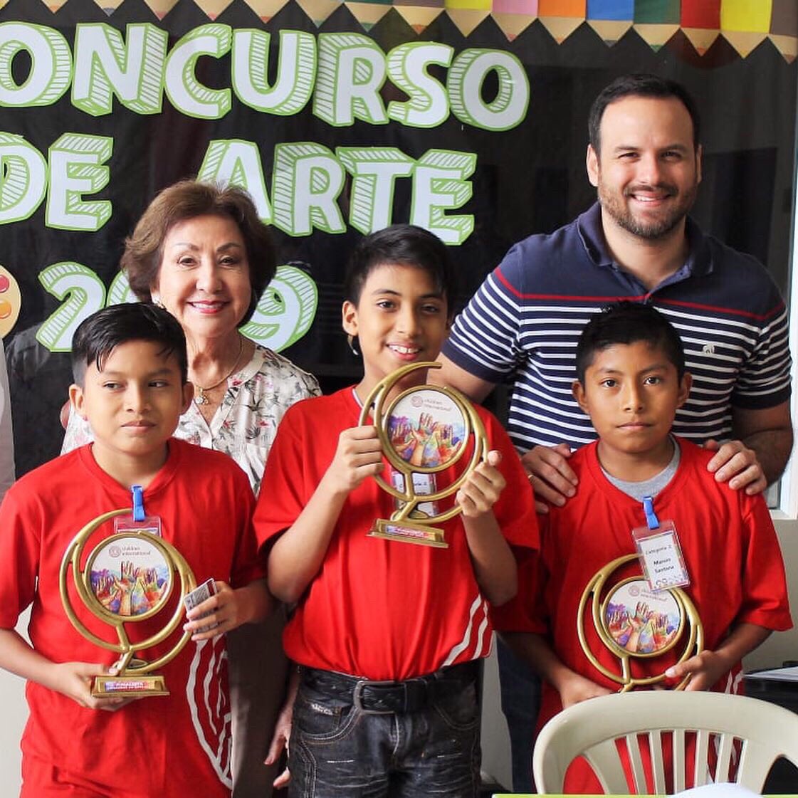 JorgeAcaiturri's tweet photo. Cada uno de ustedes puede cumplir sus sueños, no permitan que nadie les diga que no!
Algunos de estos dibujos serán expuestos en #Kansascity con obras de todo el mundo!
Gracias #ChildenInternacional2019 por incentivar el arte en los más pequeños! @dasealcaldiagye @cynthiaviteri https://t.co/pT0t60vAyN