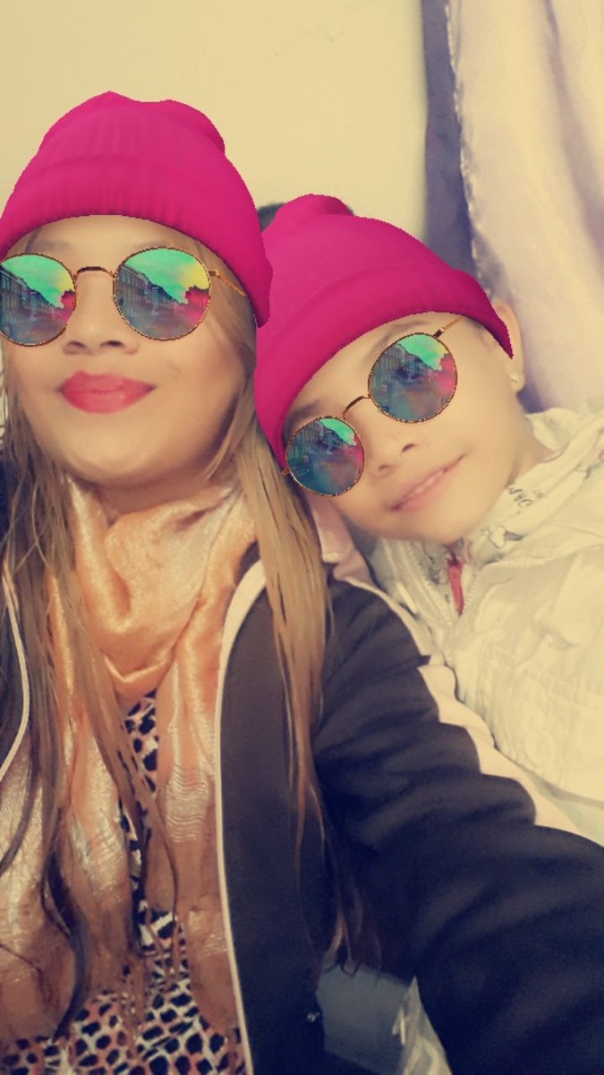 Rociopared9's tweet photo. PRINCEZA MÍA TE ADORO❤👏 https://t.co/4yqJ1yh3sB