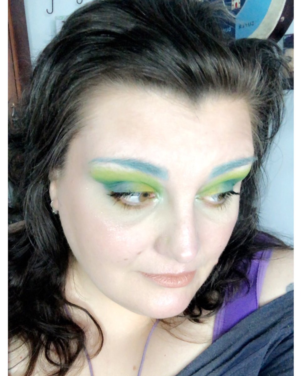 velmakelly13's tweet photo. Loving the new #Slush2Palette from #SeptemberRose, stunningly bright, all matte palette which lasted all night without fading. Code BOMBER (affiliated) saves you 10% and thereโs a bundle option avail with the original Slush. Brew, the non boring neutral palette, is also in stock! https://t.co/X0OtoZu2XK