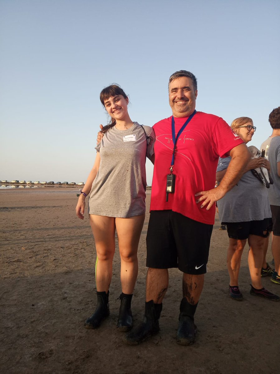 mcanostel's tweet photo. L'alegria d'una feina ben feta i una promesa complerta. Moltes gràcies per portar-me i acompanyar-me en aquesta experiència tan bonica. @Xaviabrilferrer #anellamentdeflamencs @anellarflamencs https://t.co/XCraEVDSUh