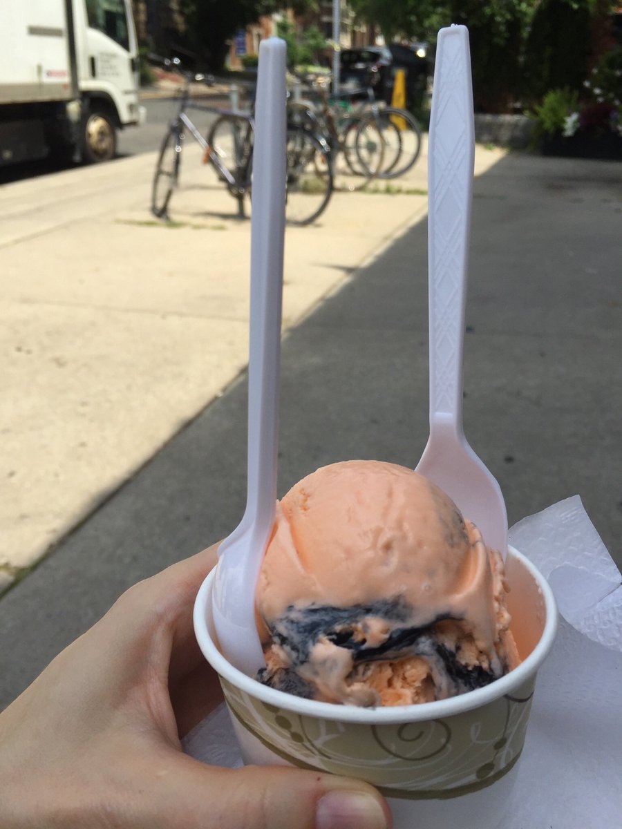 TheJennyLass's tweet photo. The Village Chill Tiger Tail: 1 thumb up #crunchmeltsweet https://t.co/LBnxVLX60X