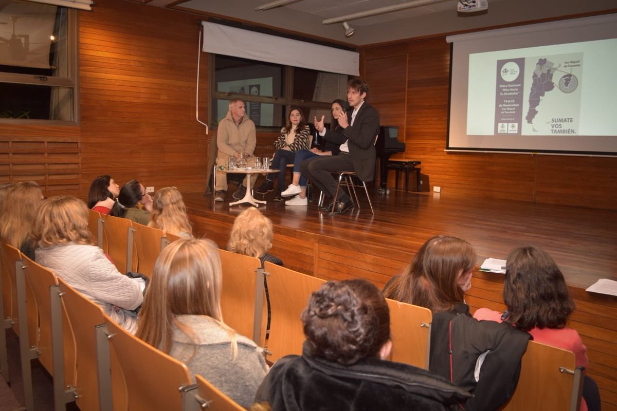 HCDSanIsidro's tweet photo. #CulturaHCD | “Que Nadie quede Afuera”
👉🏻 Así transcurrió un nuevo encuentro del ciclo #ProtagonistasSi en @goetheschuleba 🙃
Ralf Niedenthal de Todos Hacemos Música, Verónica Silva de @ApprendookArg y Miriam Nujimovich, fundadora de Handy Inclusiva hablaron de sus proyectos. https://t.co/BC977u7Mcs