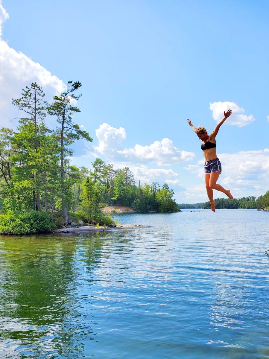 Georgia_Jarman_'s tweet photo. This never gets old.... or less fun. #gojumpinthelake https://t.co/fO0L2dEo19
