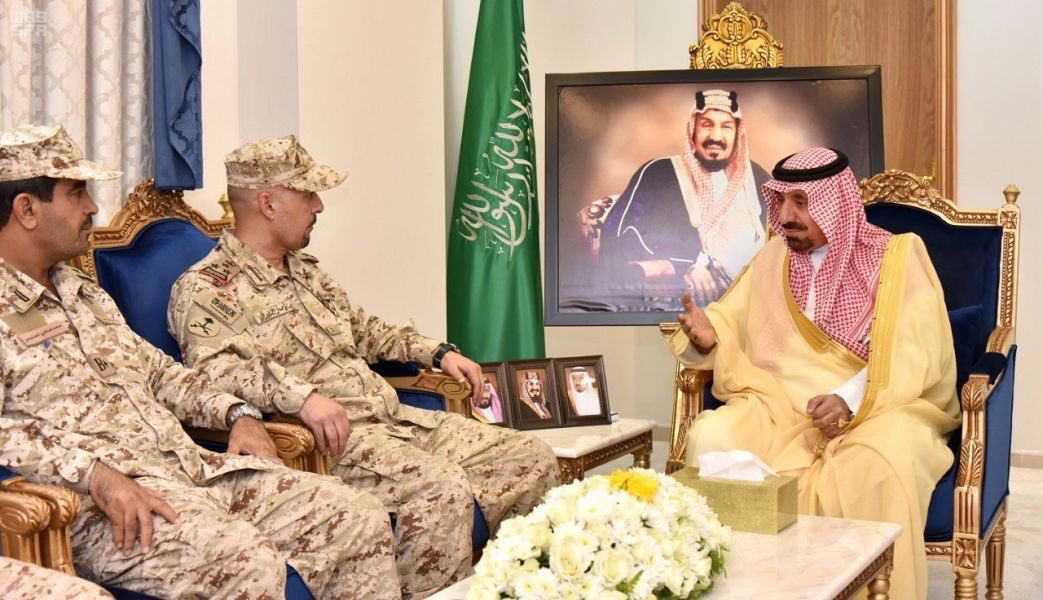 mutairi262's tweet photo. أمير #نجران  يستقبل قائد لواء الملك عبدالعزيز الآلي بالحرس الوطني المكلف حديثاً، العميد ركن صالح بن صبر المطيري.

#مطير_حفرالباطن https://t.co/75CdhSkbBN