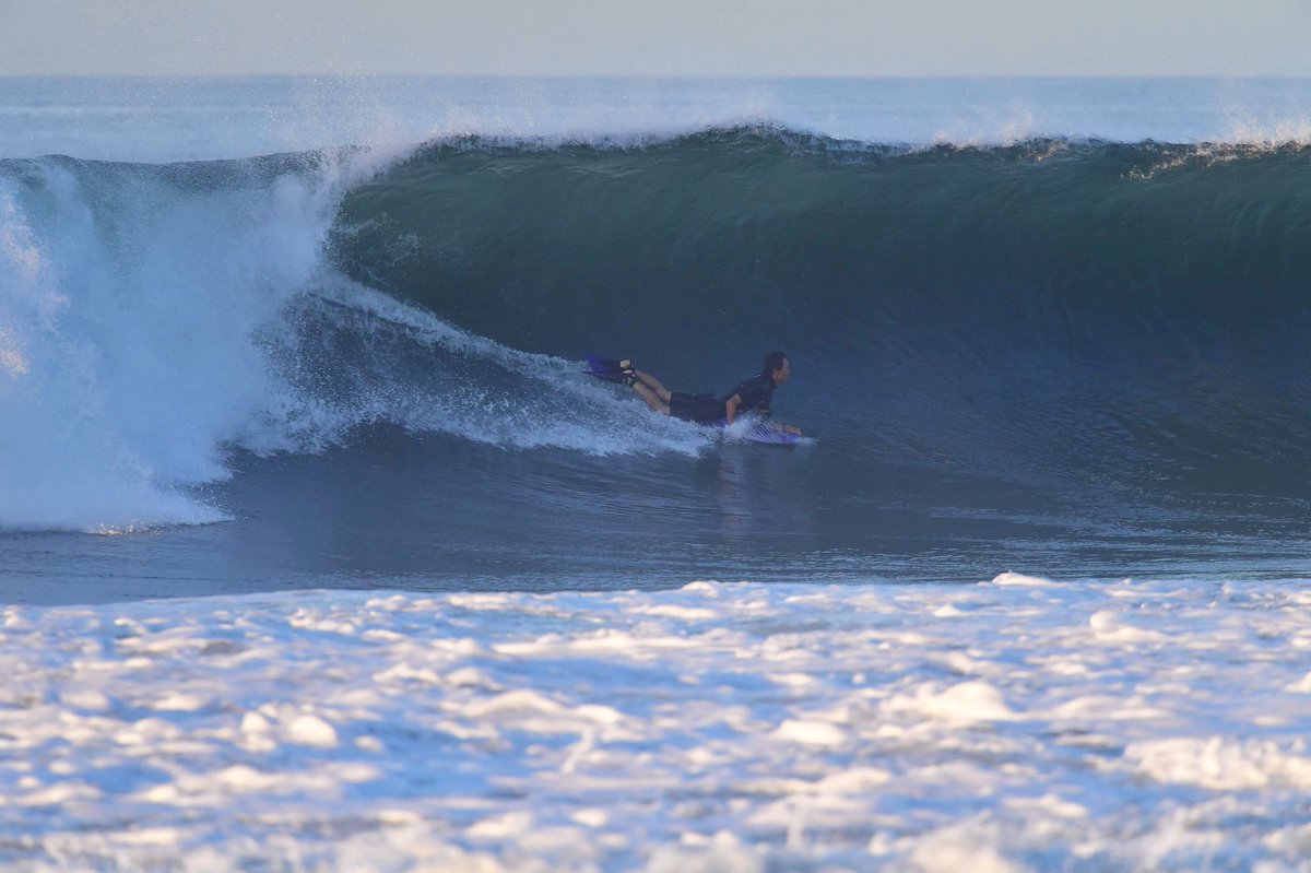 blackpeter77317's tweet photo. 朝イチの1枚
台風スウェル
斜面のはったイイ波でした。
photo by @surfwakaho
#茅ヶ崎 #chigasaki
#japan #bodyboard #ボディボード #ボディーボード #bodyboarding #enjoy #sunturtle https://t.co/cXEJpImGH0